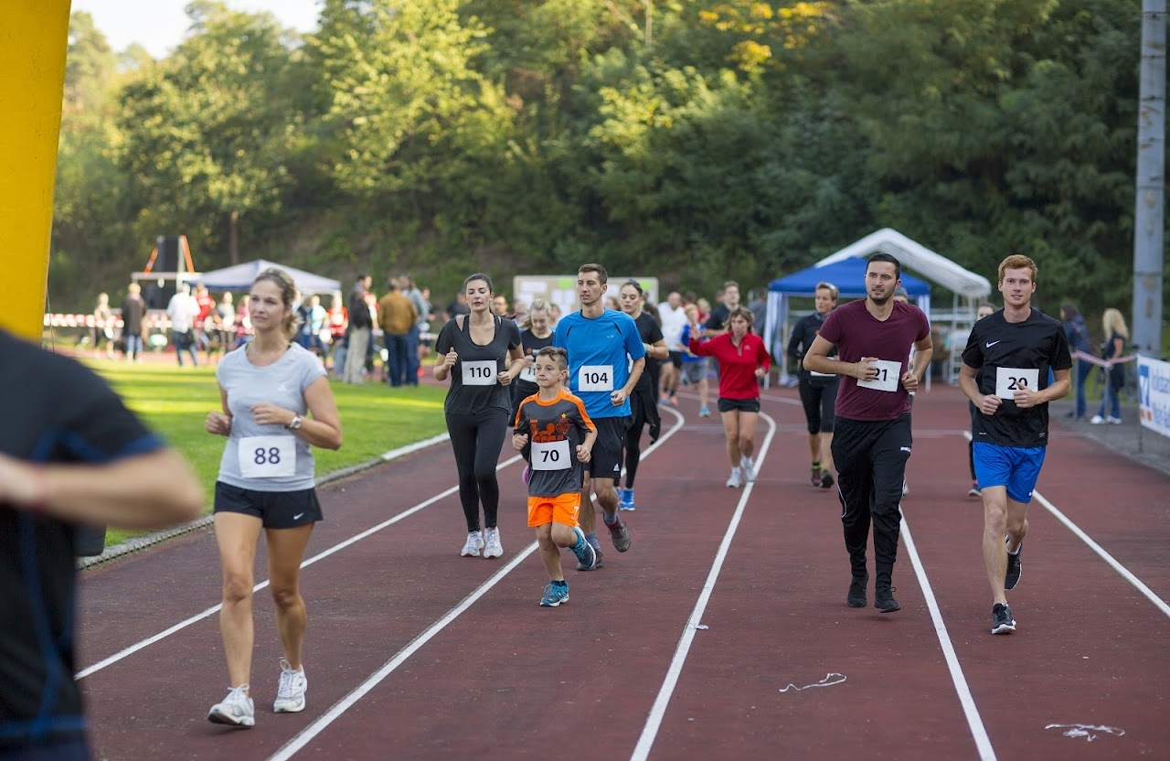 Bild vom 9. Benefizlauf im Jahr 2016. Dies ist das 50. Bild.